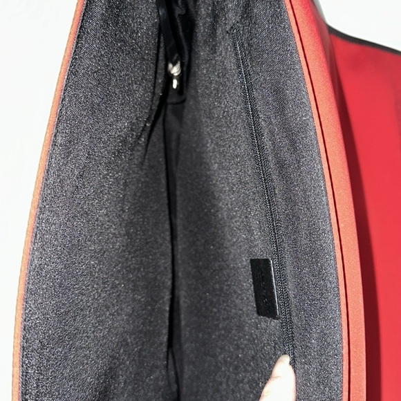 Ecco messenger laptop bag red Black Strap & trim - Picture 8 of 8